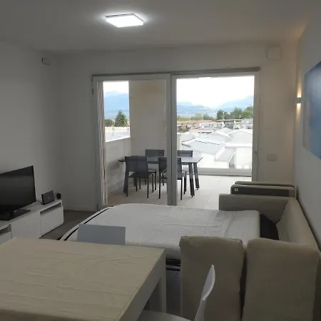 Opalia - Wonderful Garda View Apartment Peschiera del Garda